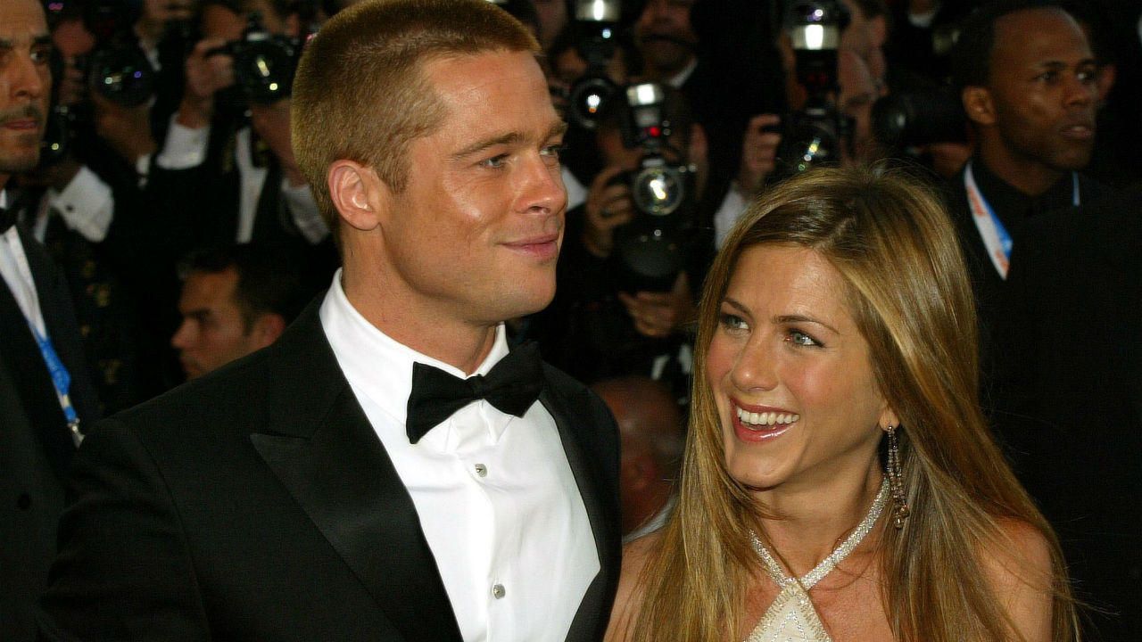 Brad Pitt e Jennifer Aniston insieme nel 2004 (Foto Ansa)