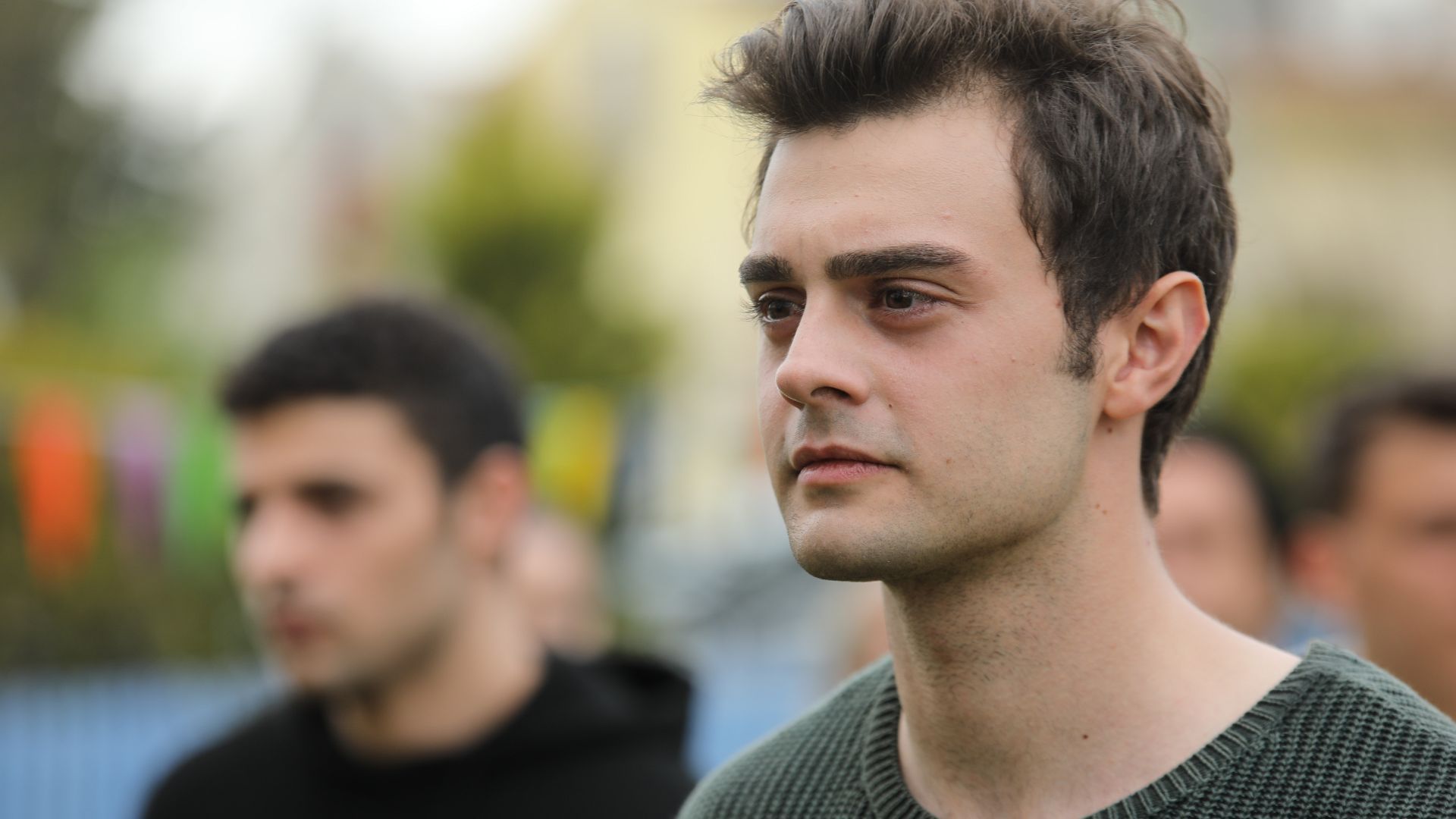 Yigit Kocak (Omer) in una scena di Tutto per la mia famiglia