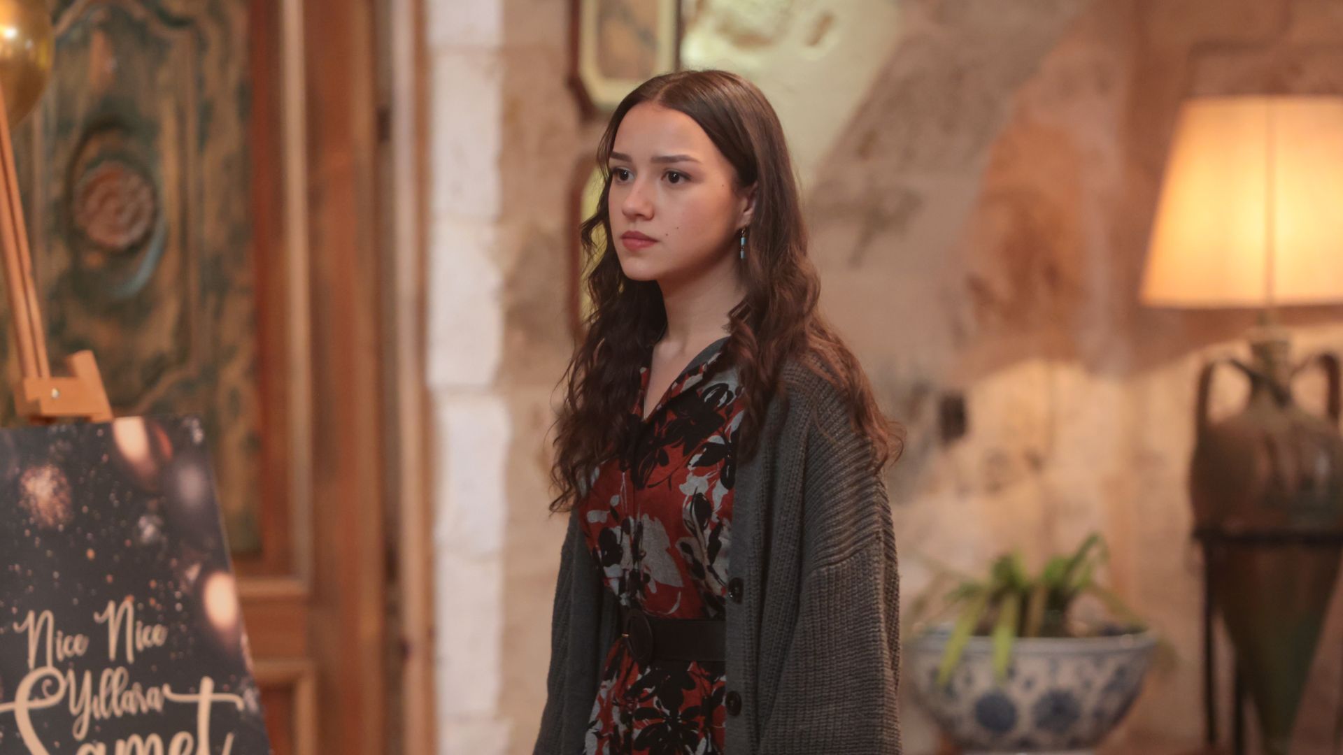 Deniz Karabas (Esma) in una scena de La notte nel cuore