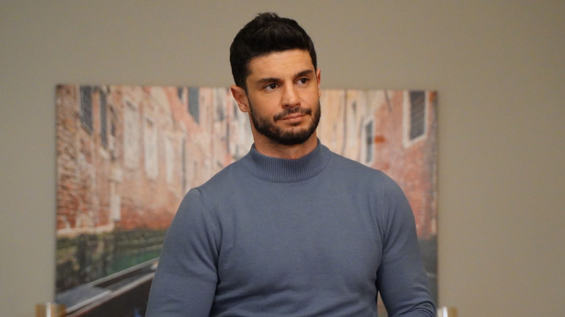 Berk Oktay (Cagatay) in una scena di Forbidden Fruit 4
