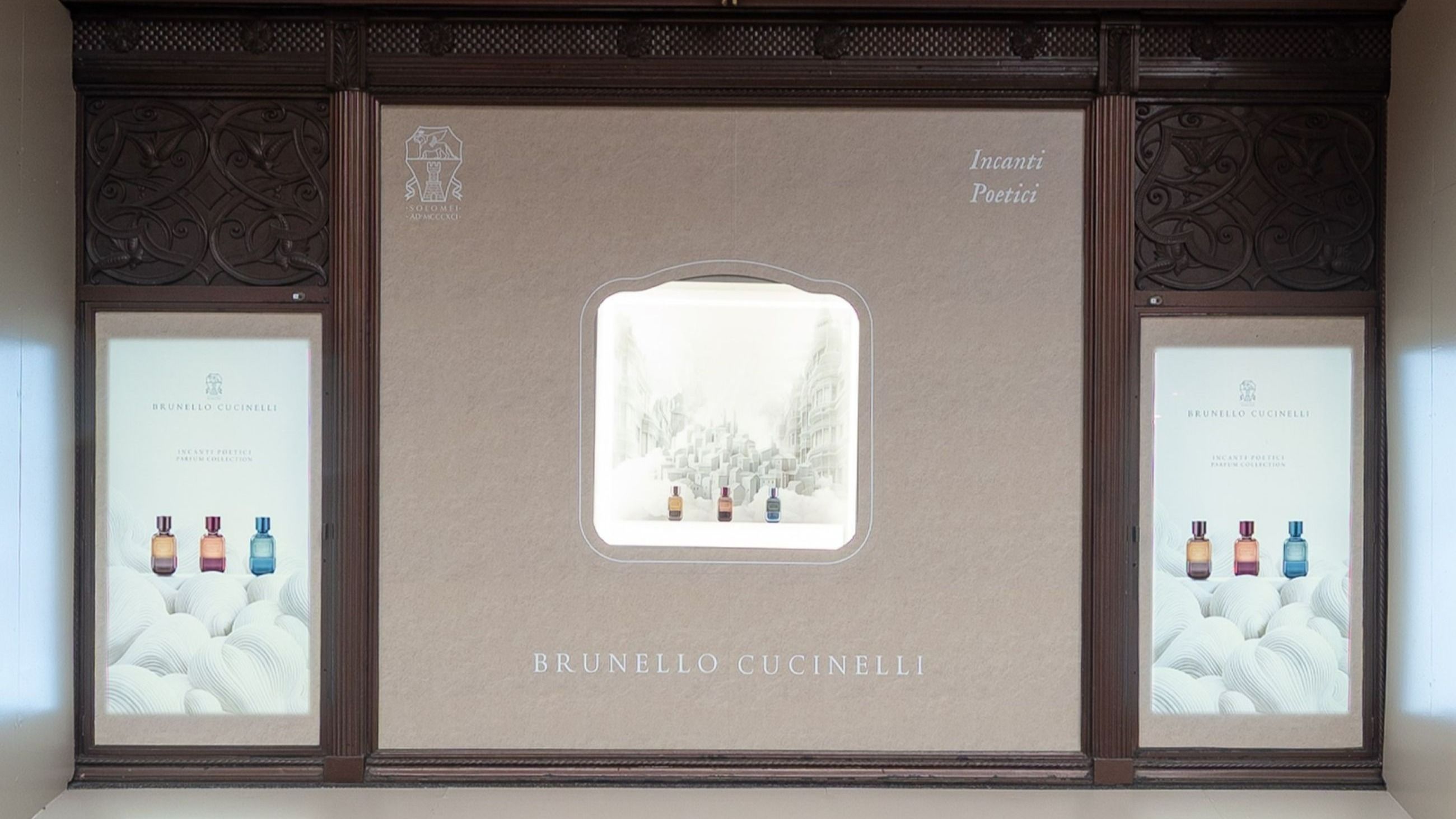 Vetrina Harrods, in esposizione le fragranze di Brunello Cucinelli - Courtesy Press Office 