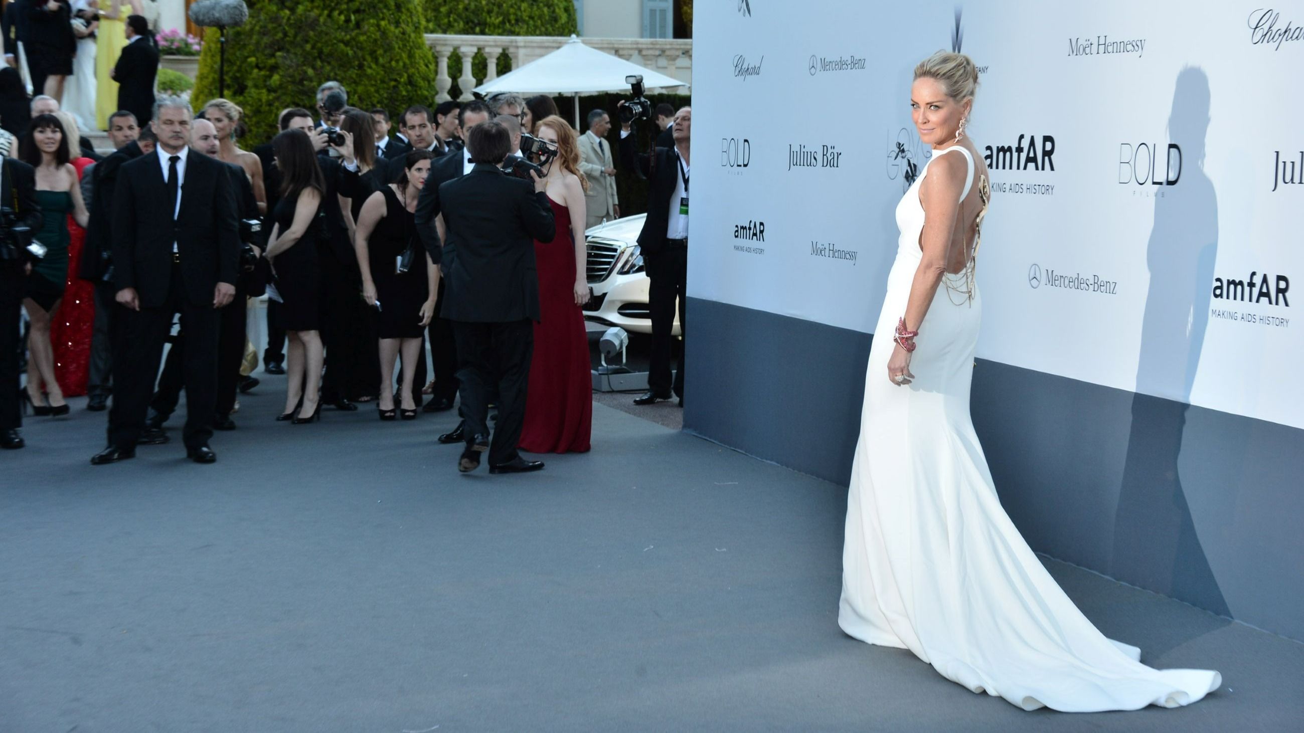 L'attrice Sharon Stone arriva al 20º Annual Cinema Against AIDS di AmfAR presso l'Hotel du Cap-Eden-Roc, 2013 - Credits Getty Images