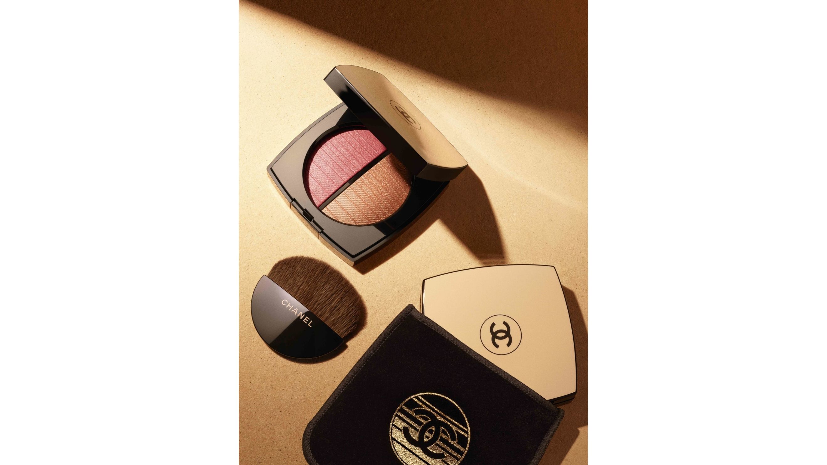 Chanel, Les Beiges Poudre Belle Mine Lumière Dorée – Creazioni esclusive (copyright: Chanel) 
Courtesy Press Office