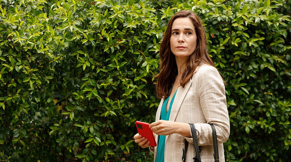 La actriz Celia Freijeiro da vida al personaje de Gracia en la serie dramática 'Regreso a Las Sabinas'.