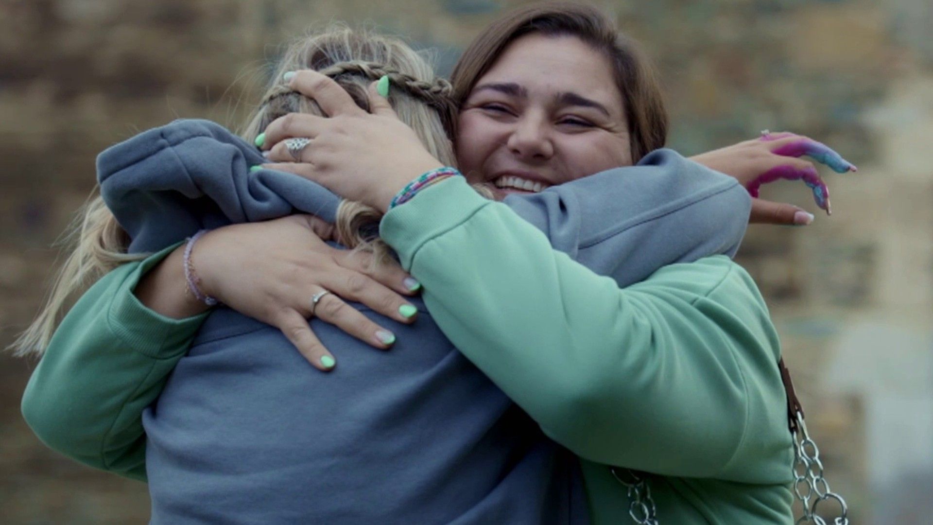 Noe se emociona con la visita sorpresa de su mejor amiga, Raquel, tras sincerarse sobre el peor momento de su vida