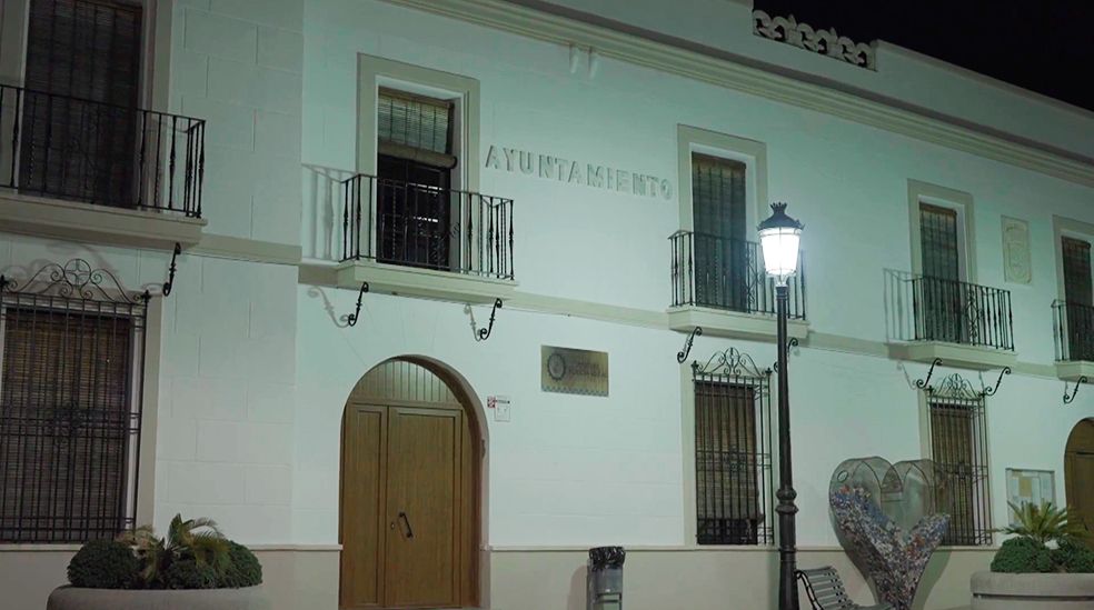 Las trabajadoras del ayuntamiento de Solana de los Barros relatan sus experiencias en 'Cuarto Milenio': "Sola no vengo"