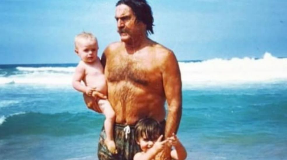 La gran pasión de Alvar por su abuelo Miguel de la Quadra-Salcedo