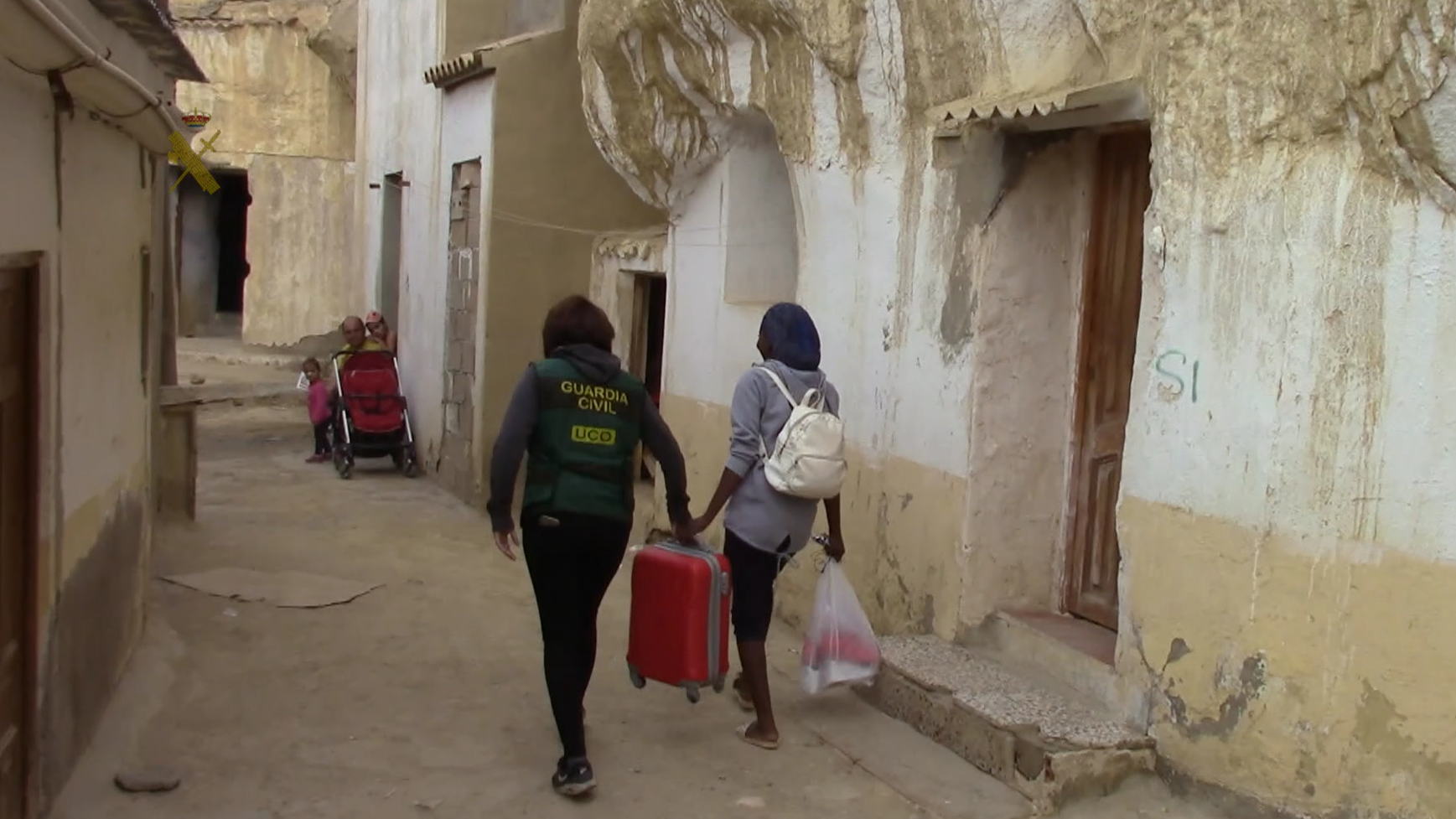 La intervención de la Guardia Civil en las Cuevas de Almanzora para salvar a las jóvenes nigerianas