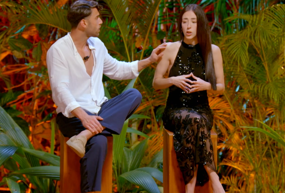 Cada uno mantenía en firme sus posturas opuestas