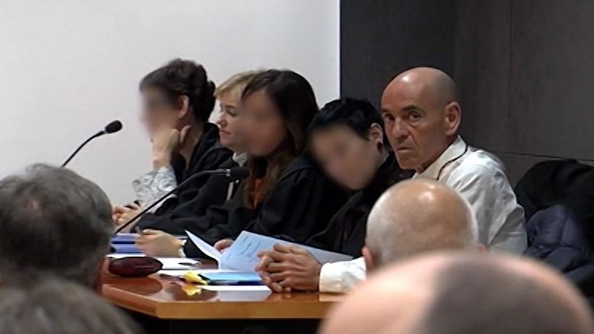 En el juicio, Jon negó los hechos y alegó amnesia por consumo de alcohol