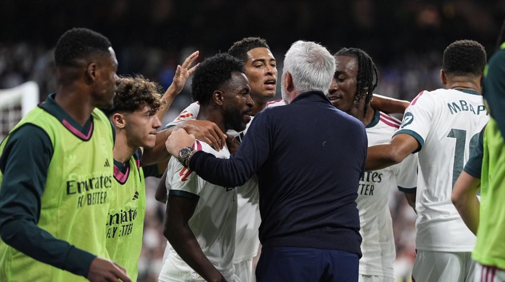Enfado de Vinicius tras ser expulsado ante el Villarreal (EuropaPress)