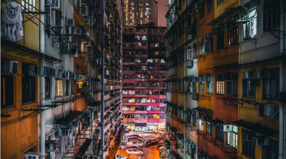 Ciudad de Kowloon con la mayor densidad de población del mundo hasta su demolición en 1993