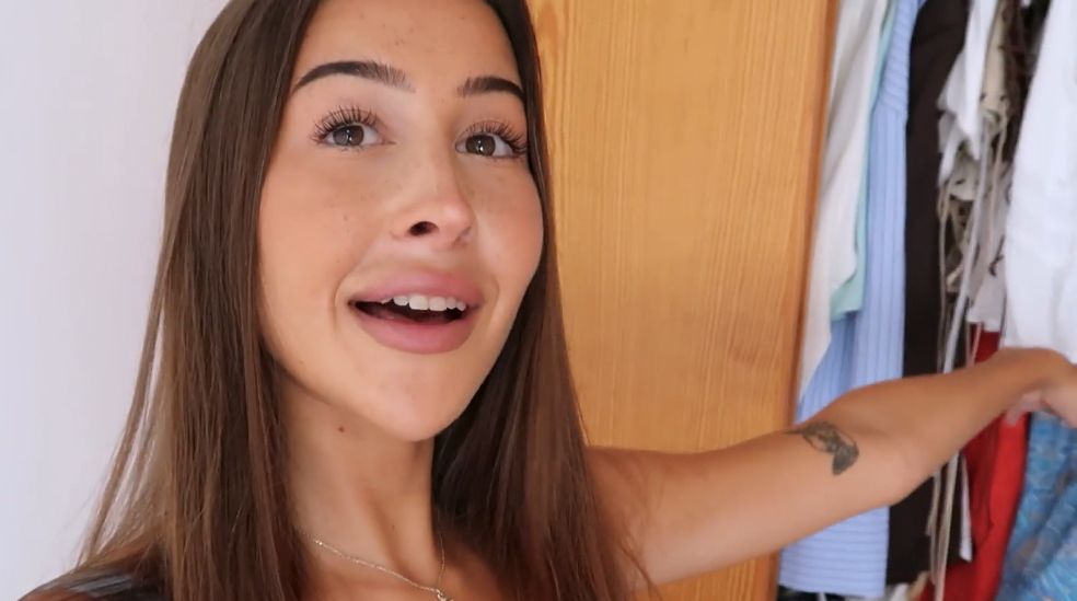 Mar Ruiz abre las puertas de su armario: sus prendas y colocación