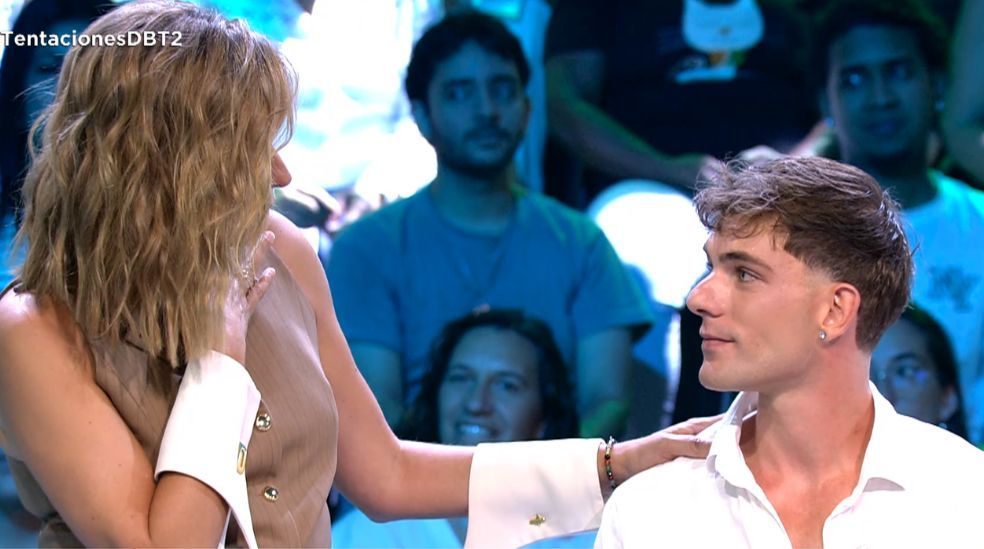 Nacho descubre nuevas imágenes de Náyades y Andrea y Sandra Barneda se acerca a consolarle: "Aún se te entrecorta la voz"