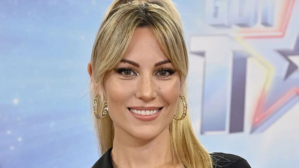 La sintonía original de la serie estaba cantada por Edurne