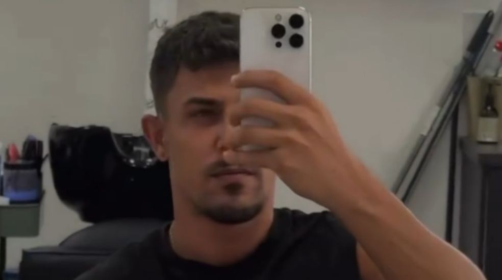 Atamán se ha dejado convencer para hacerse un arriesgado cambio de look