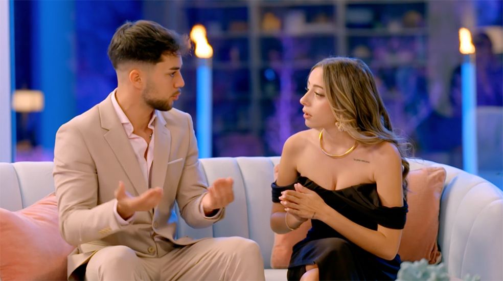 Ainhoa y Álex: una relación marcada por la desconfianza