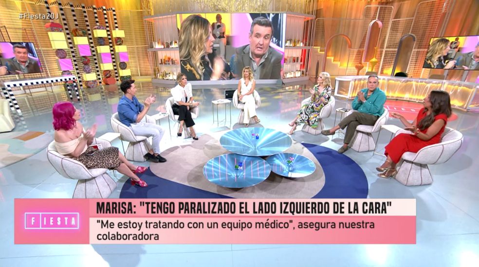 El aplauso de los colaboradores de 'Fiesta' a las palabras de Marisa Martín-Blázquez