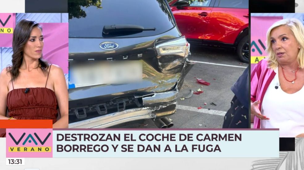 Carmen Borrego muestra las imágenes de su coche destrozado