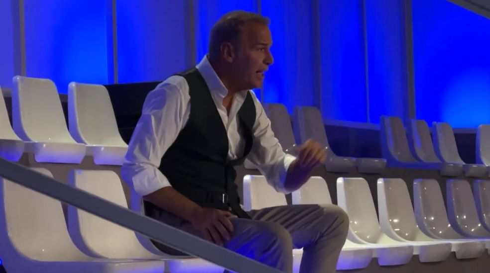 Carlos Lozano, desde las gradas de 'Amor o lo que surja'