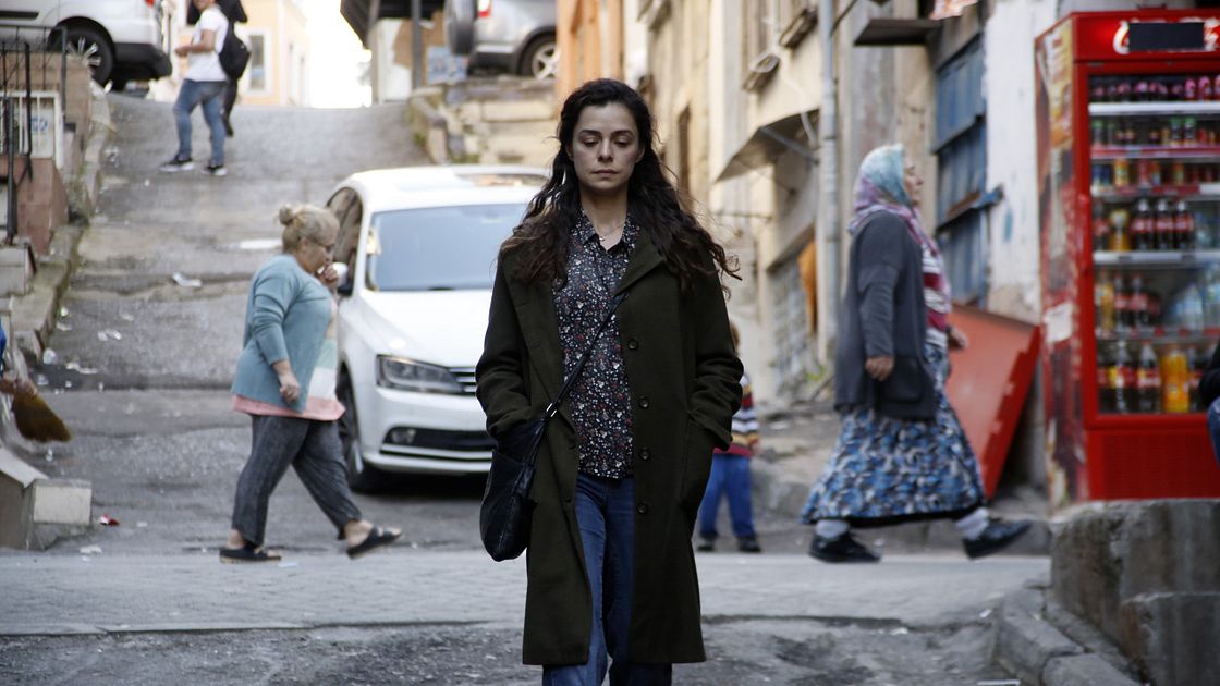 La forza di una donna 2, anticipazioni 5 gennaio: Yusuf firma il contratto  | Mediaset Infinity