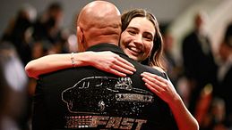 Festival di Cannes 2026, Vin Diesel con la giacca Fast Forever porta lo stile racing sulla Croisette