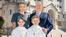 Alberto e Charlene di Monaco, la prima comunione dei principini 