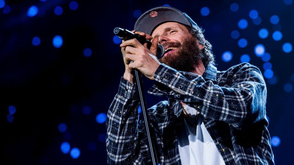 Jovanotti in concerto a Roma canta in onore di Papa Francesco ...