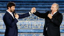 Gerry Scotti e Stefano De Martino insieme sul palco
