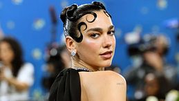 La top 10 dei beauty look delle star che hanno segnato il 2025
