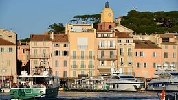 Saint-Tropez, pronti per il mercatino "fuori tutto"