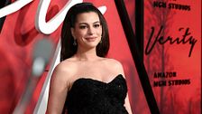 Anne Hathaway va in maternità. Ecco perché lascia al pubblico la versione "cattiva" di sé 