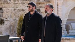 Far away, la puntata del 30 luglio in streaming