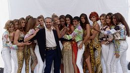 Gianni Versace torna a Parigi con una grande retrospettiva al Musée Maillol
