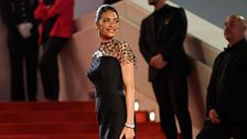 Festival di Cannes 2025, Elodie sul red carpet per il film di Mario Martone