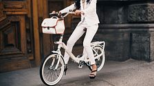 Sessant’anni dopo Bardot, la bicicletta è ancora irresistibile 