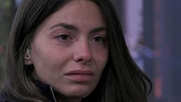 Le lacrime di Anita Mazzotta per la morte della mamma 