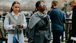 Sciarpa coprispalle: il trend dell’inverno tutto da copiare 