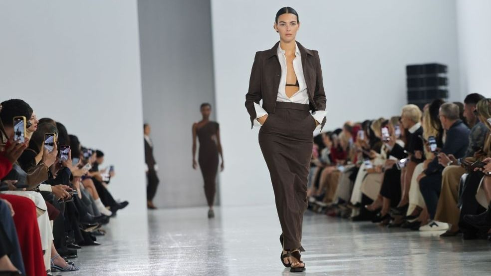 Milano Fashion Week SS26: quanto vale il settore moda per l'economia ...