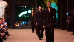 Paris Fashion Week FW26-27: da Saint Laurent sfila il fascino della ripetizione 