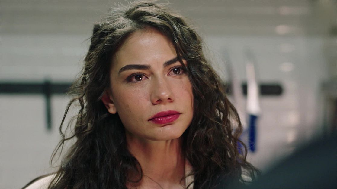 Io sono Farah, anticipazioni 24 dicembre: Farah allontana Tahir | Mediaset Infinity