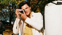 Perché le celeb sono ossessionate da macchine fotografiche a pellicola, vinili e analogico 