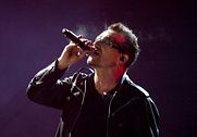 Bono il re del rock a Cannes per un compleanno speciale 