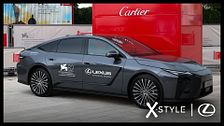 Nuova Lexus ES protagonista al Lido: tra sogno, cinema e silenziosa eleganza 