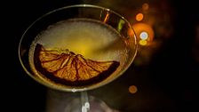 Come ricreare il perfetto home bar e angolo cocktail a casa