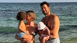 Federica Pellegrini e Matteo Giunta, gli ultimi scatti con le figlie al mare