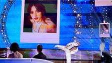 Giulia Stabile in lacrime per la sorpresa dei suoi colleghi ballerini