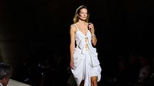 Antologia del total white: 12 idee look per indossare il bianco (da testa a piedi)