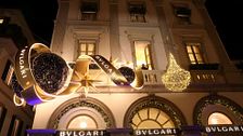 La moda illumina il Natale: Bulgari dà il via alle accensioni a Milano 