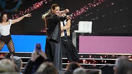 Super Karaoke, il saluto di Fiorello a Michelle Hunziker